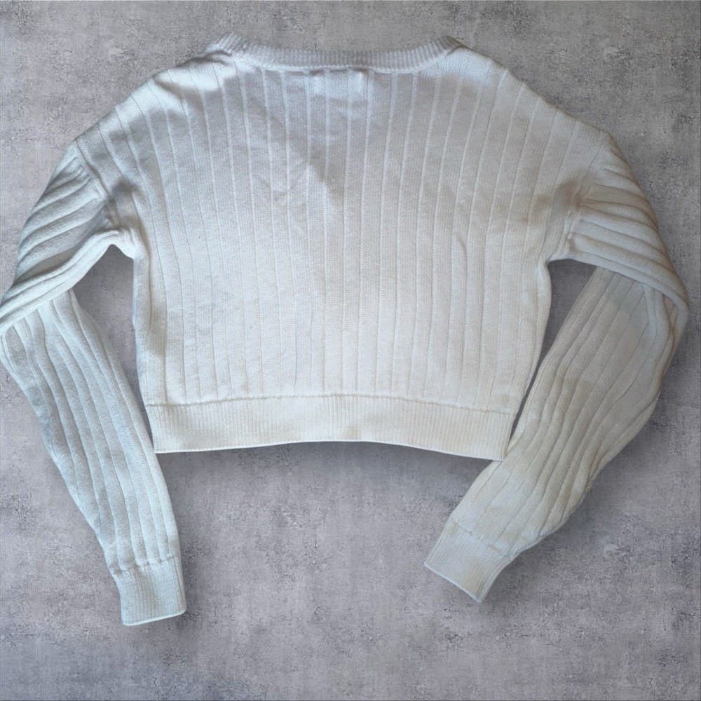 Hollister Cropped V Neck White/Cream Cardigan Size Small S Long Sleeve Knit - Picture 3 of 9